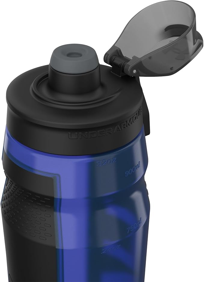 Under Armour 32oz Playmaker Squeeze Water Bottle | Squeeze