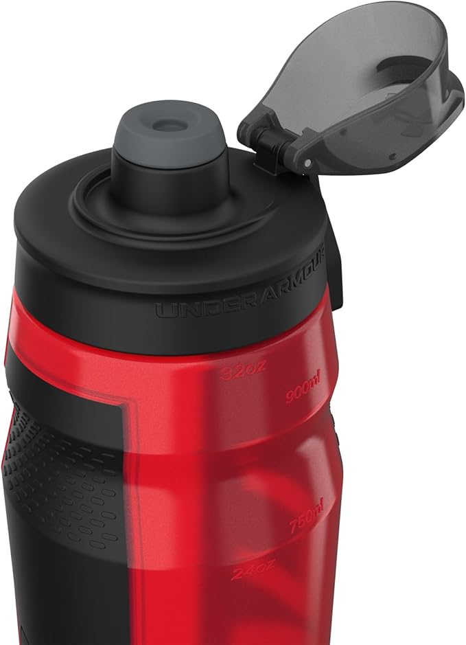 Under Armour 32oz Playmaker Squeeze Water Bottle | Squeeze