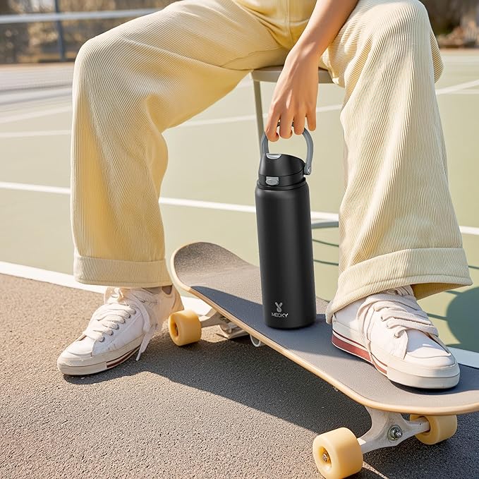 32 oz Insulated Water Bottle with Straw: Meoky Stainless Steel Metal Water Bottle with 2-in-1 Lid - Leak Proof, Cold for 24 Hours, Protective Silicone Base, BPA-Free for Sports Gym, Cream